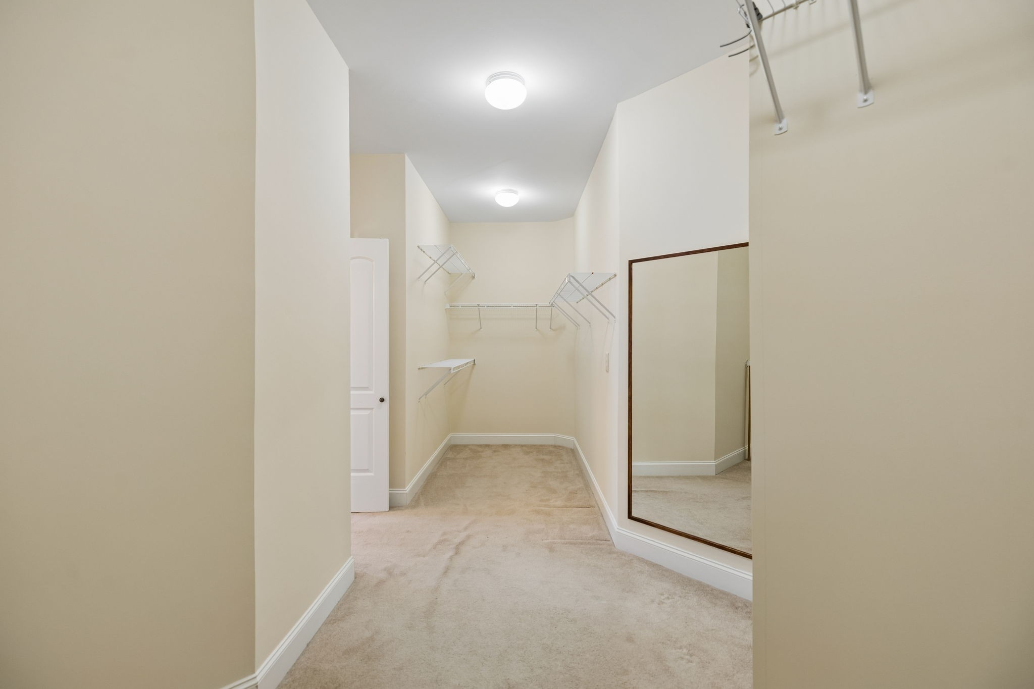 2216 Twin Peaks Ct Property Photo 21