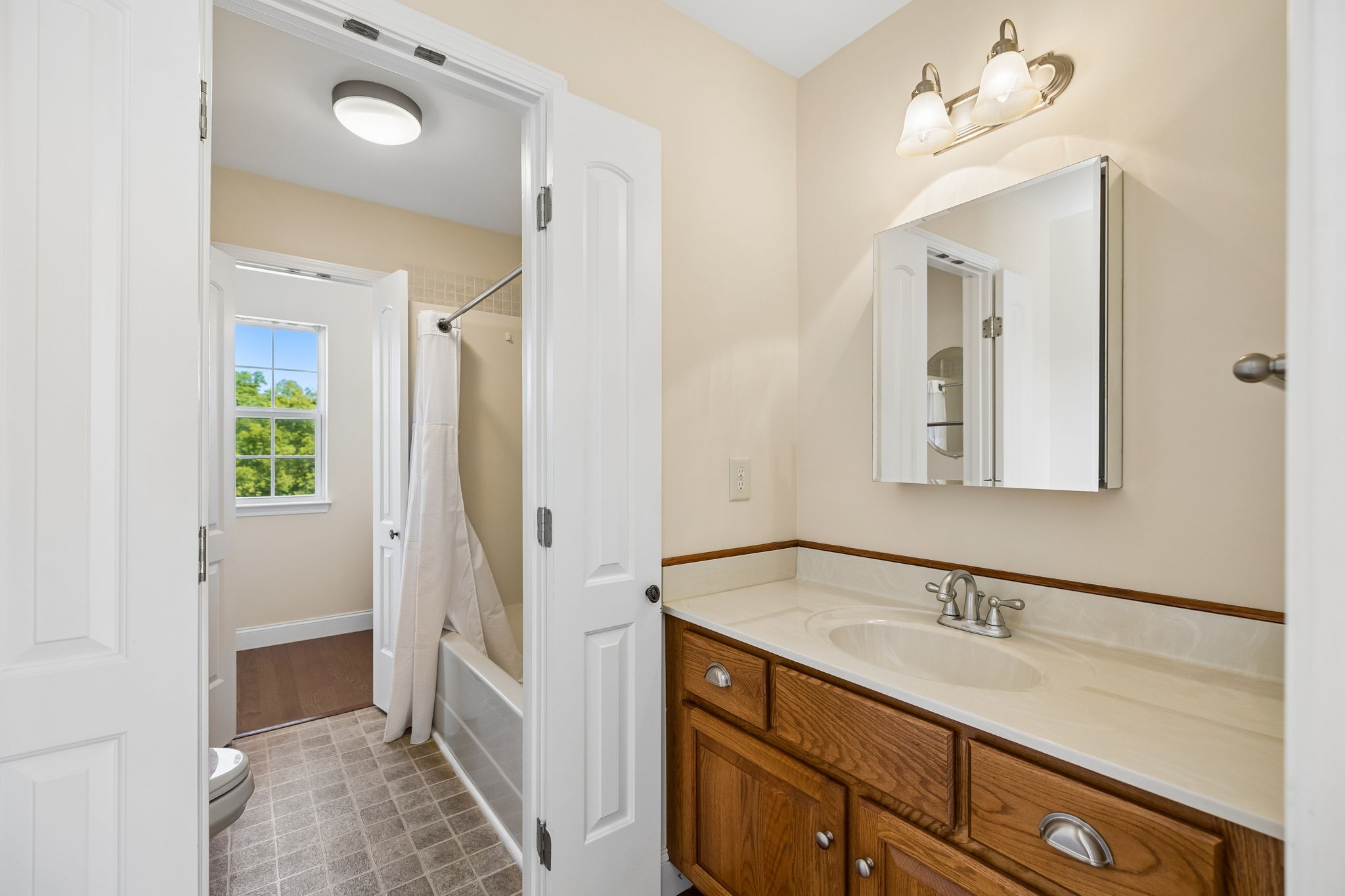 2216 Twin Peaks Ct Property Photo 25