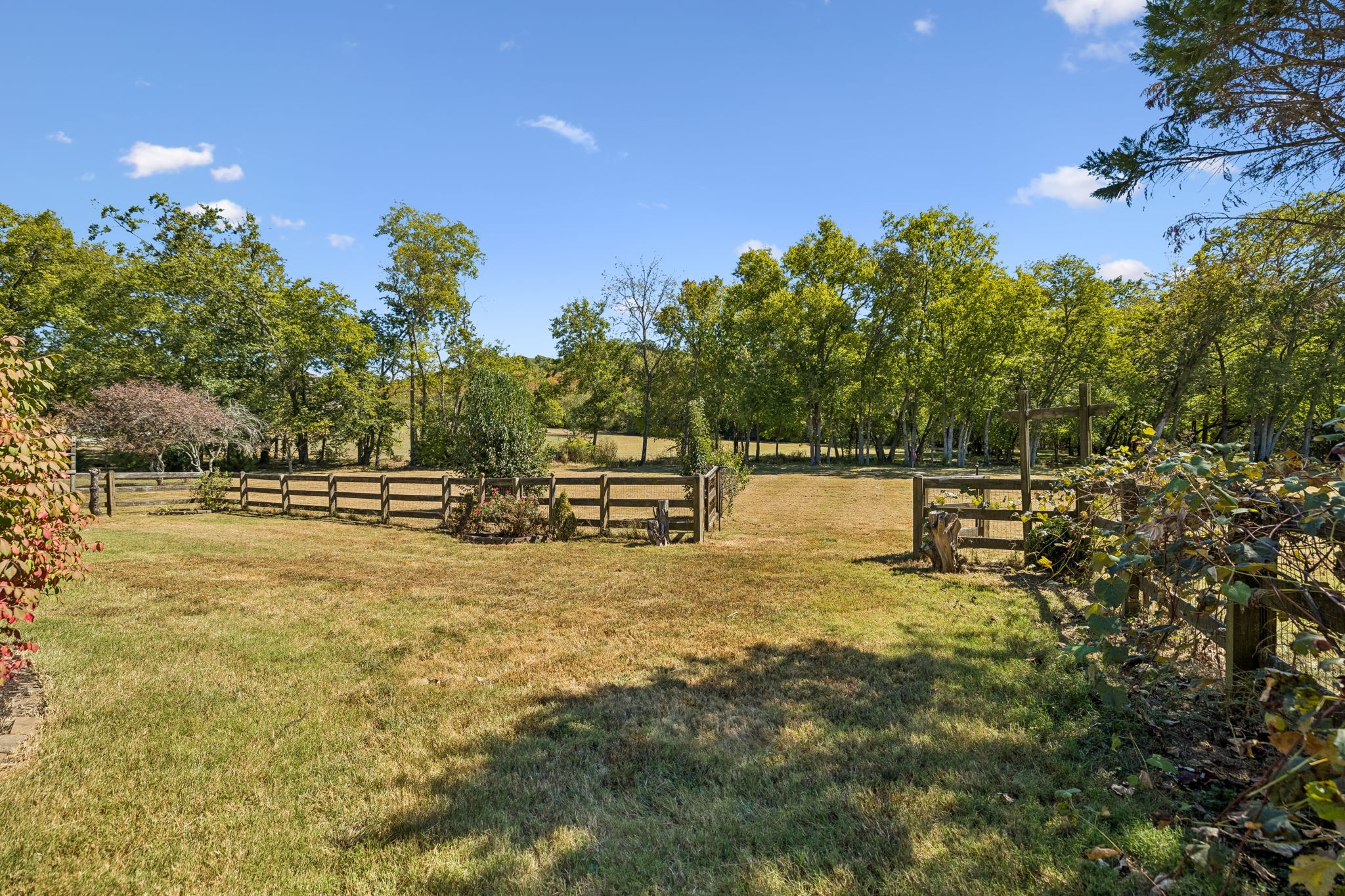 2216 Twin Peaks Ct Property Photo 32