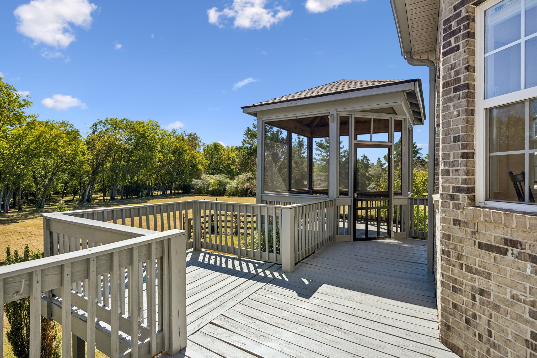 2216 Twin Peaks Ct Property Photo 33