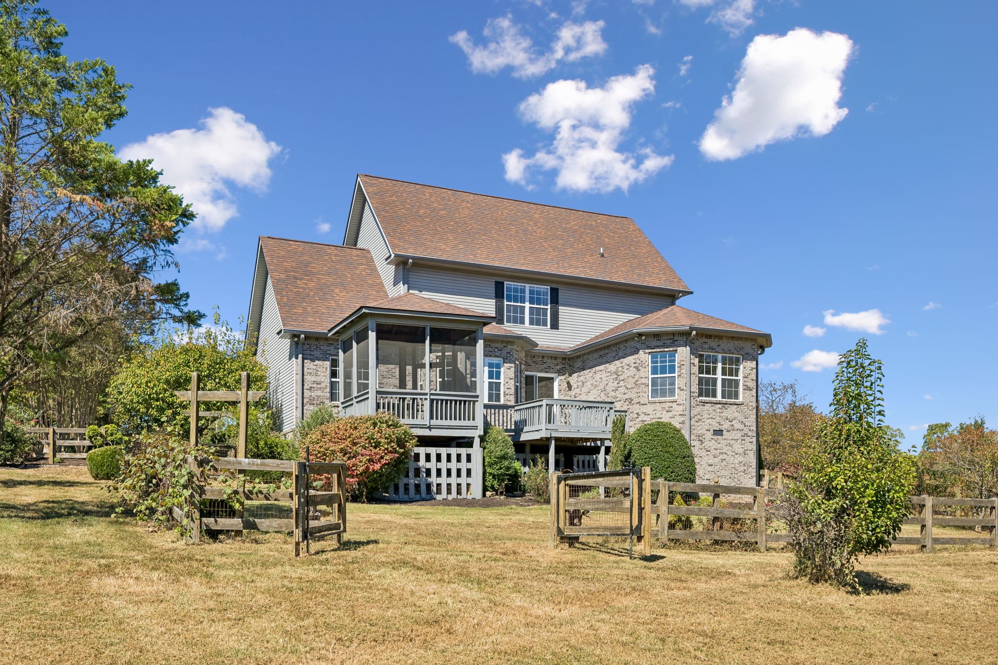 2216 Twin Peaks Ct Property Photo 38
