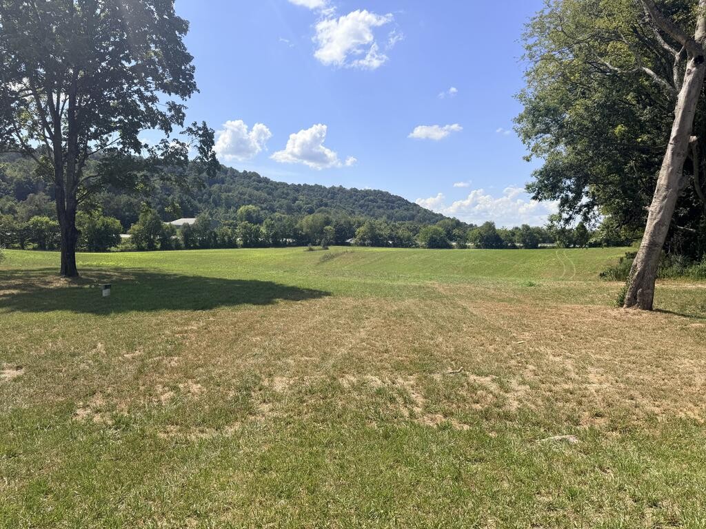1545 Roberts Matthews Hwy Property Photo 10