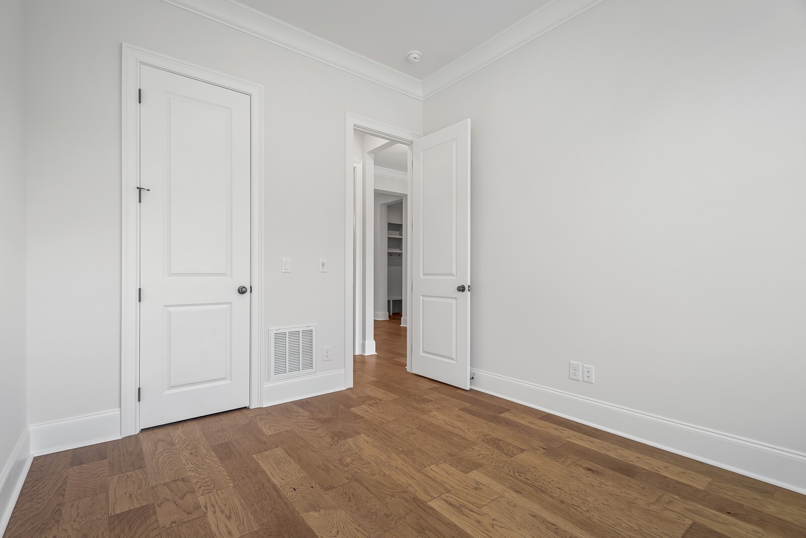 7290 Woodruff Drive Property Photo 14