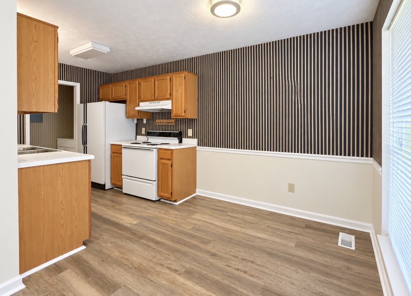 509 Bellmore Pl Property Photo 8