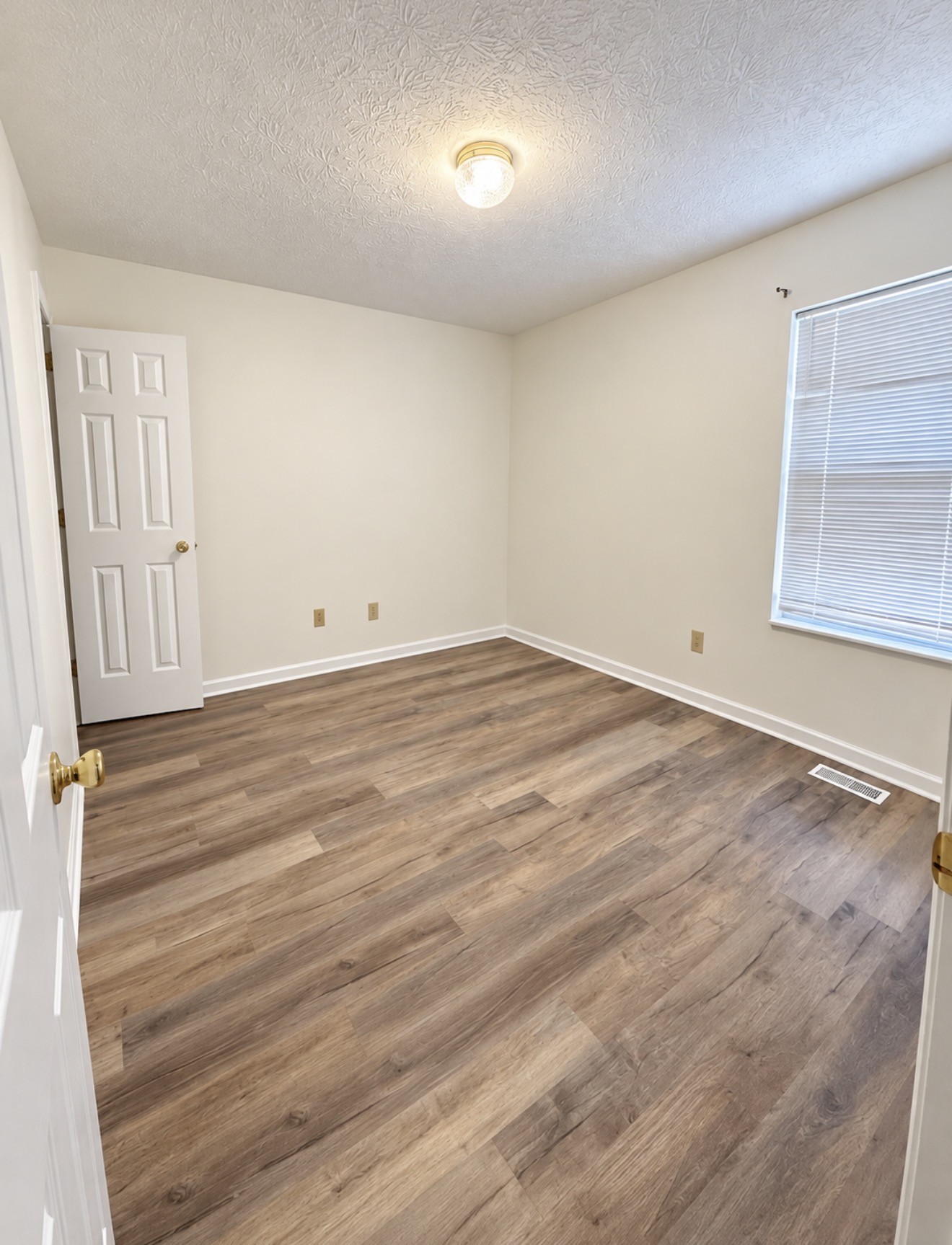 509 Bellmore Pl Property Photo 12