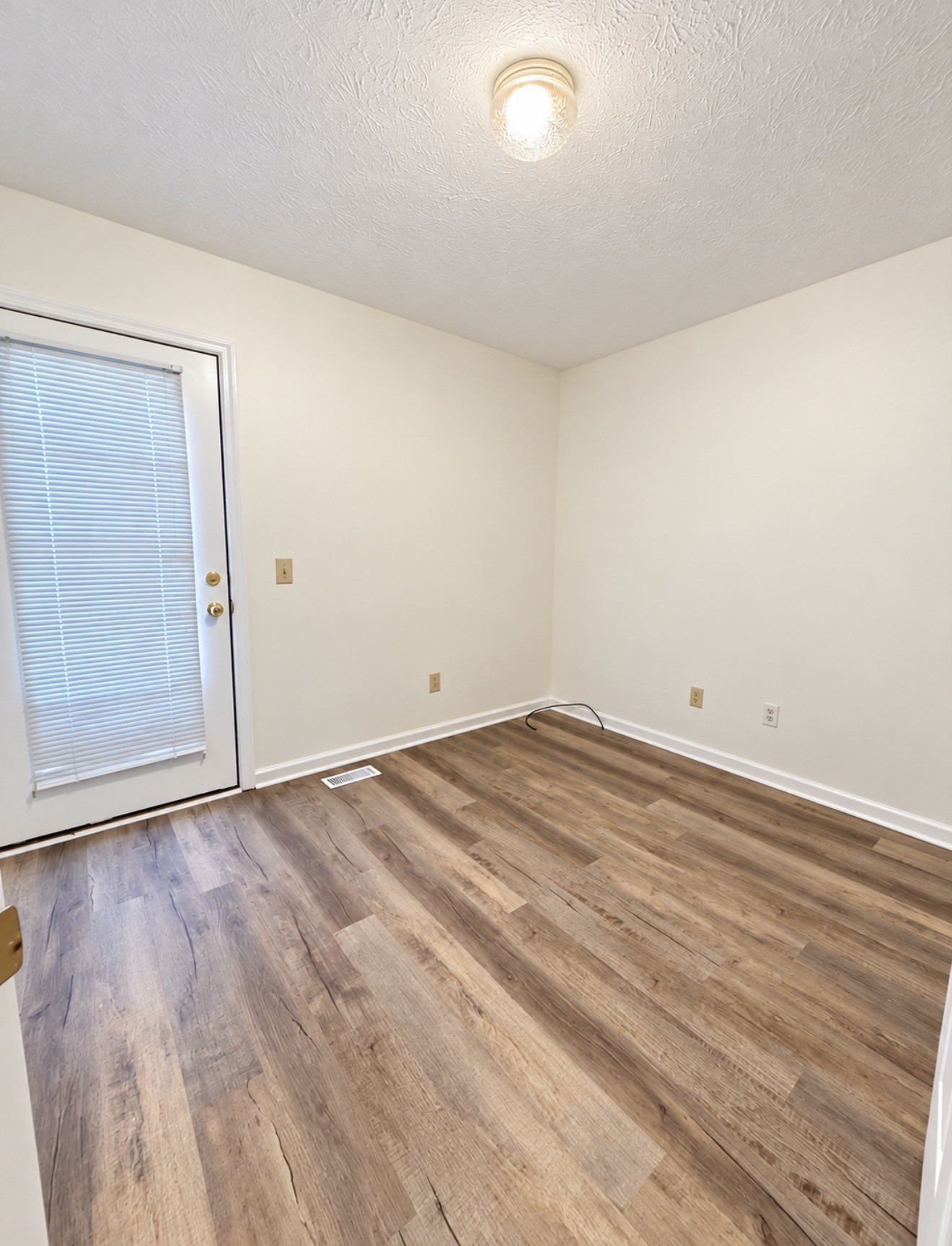 509 Bellmore Pl Property Photo 14
