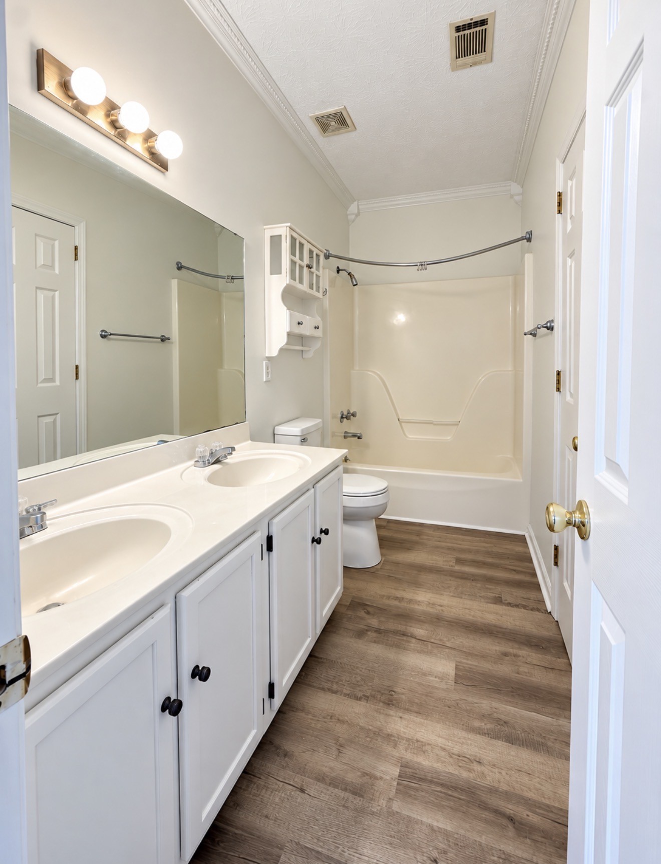 509 Bellmore Pl Property Photo 22