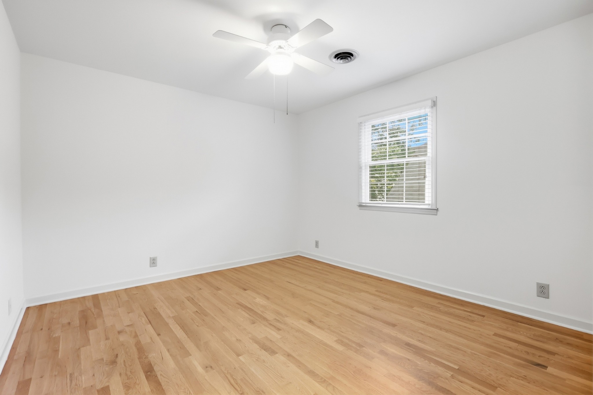 206 Belle Lake Dr Property Photo 26