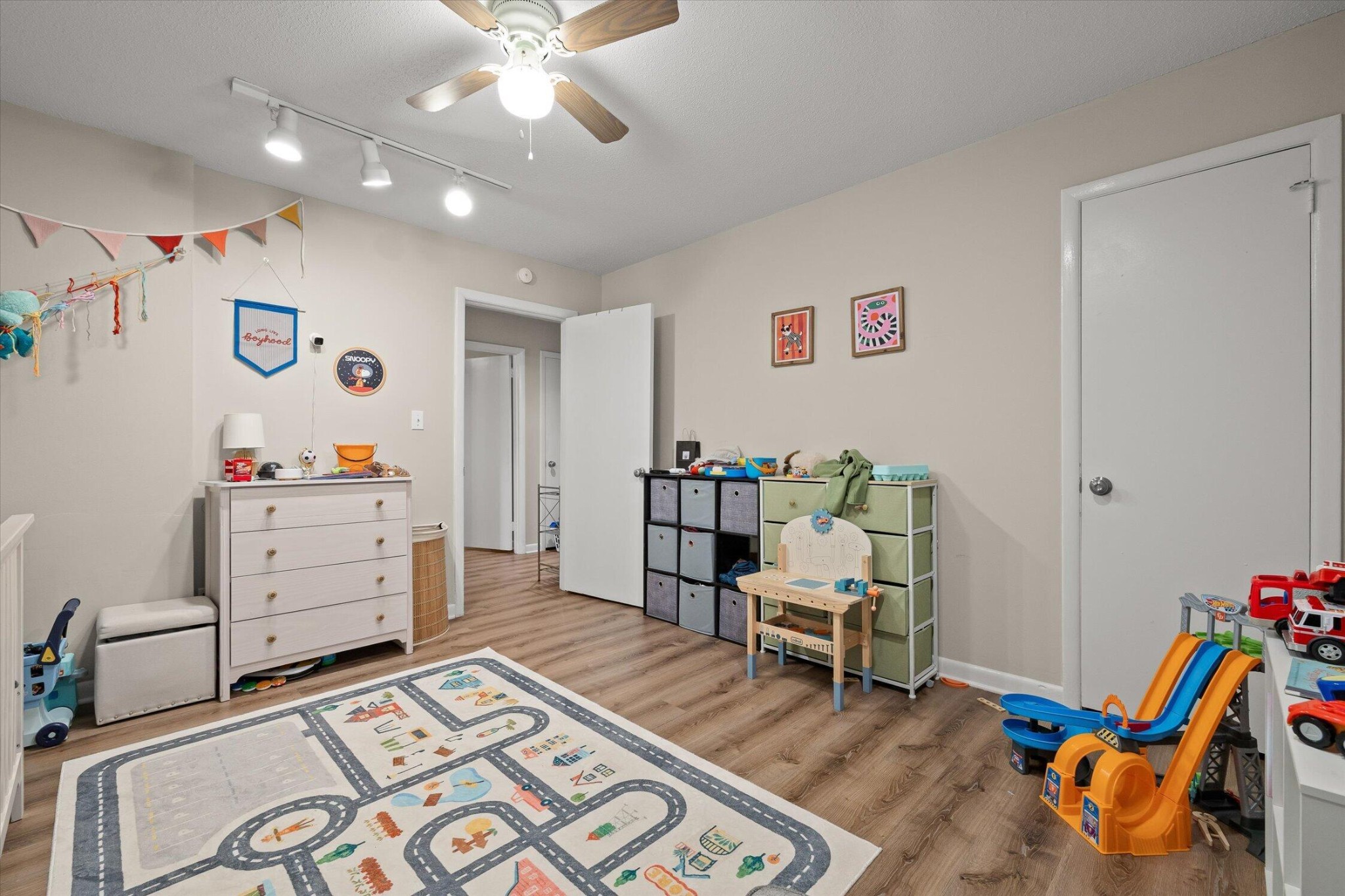 918 S Crest Road Property Photo 34