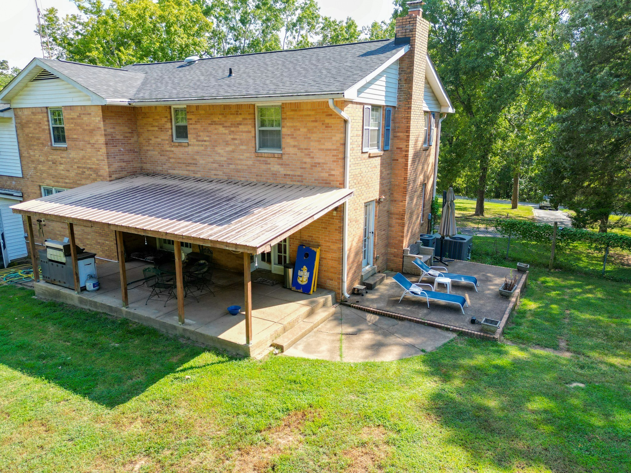 1219 Woodland Dr Property Photo 4