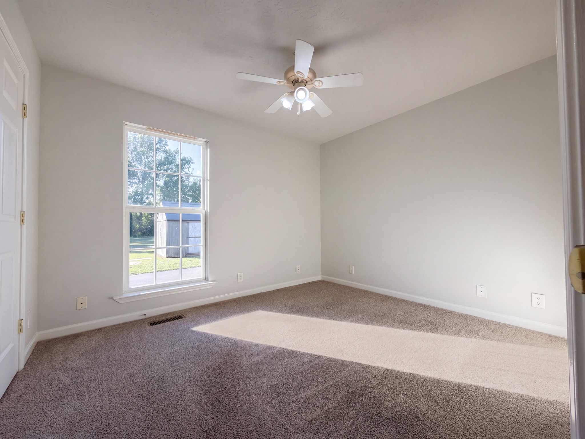 205 Woods Rd Property Photo 8
