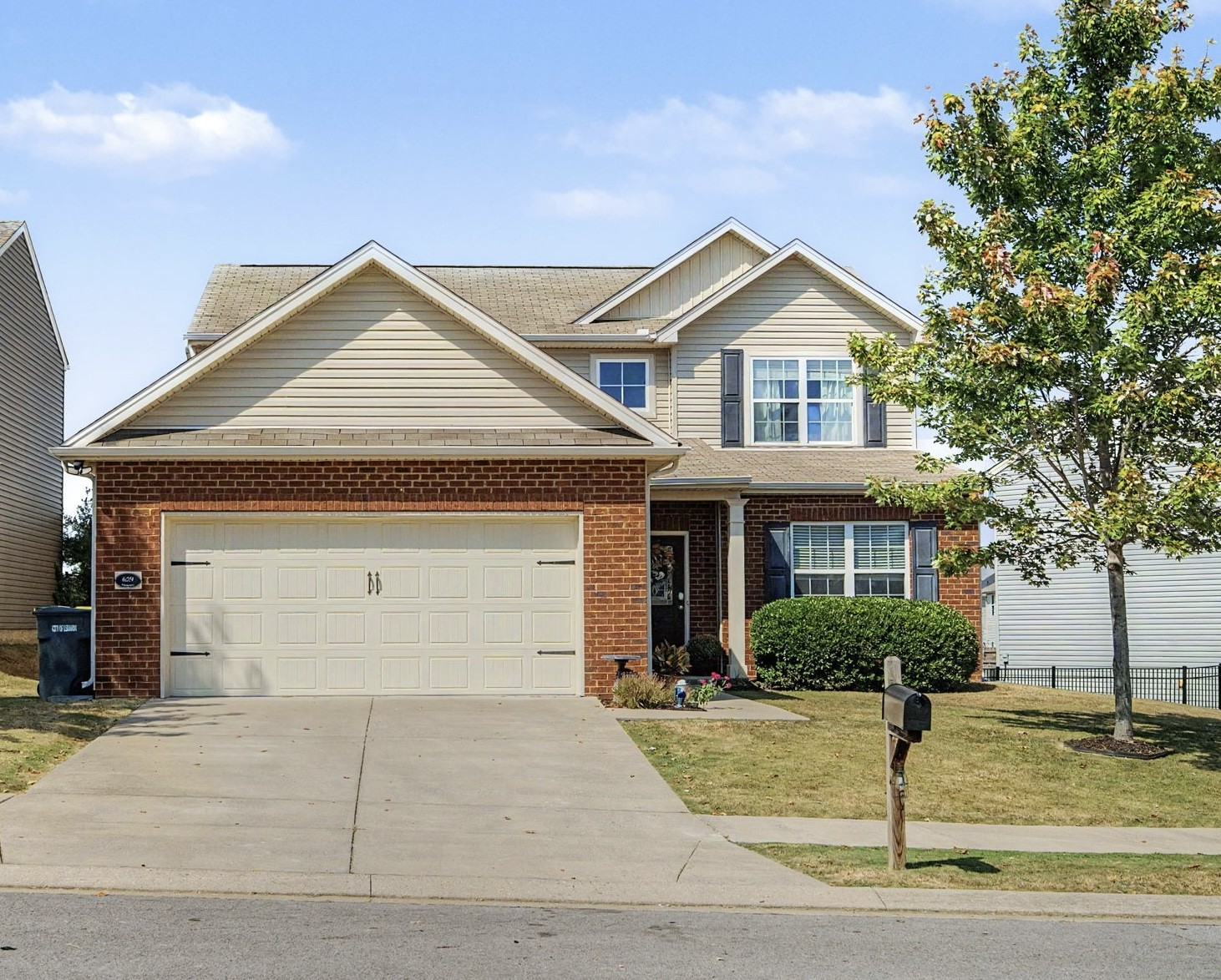 639 Pemberton Dr Property Photo 1