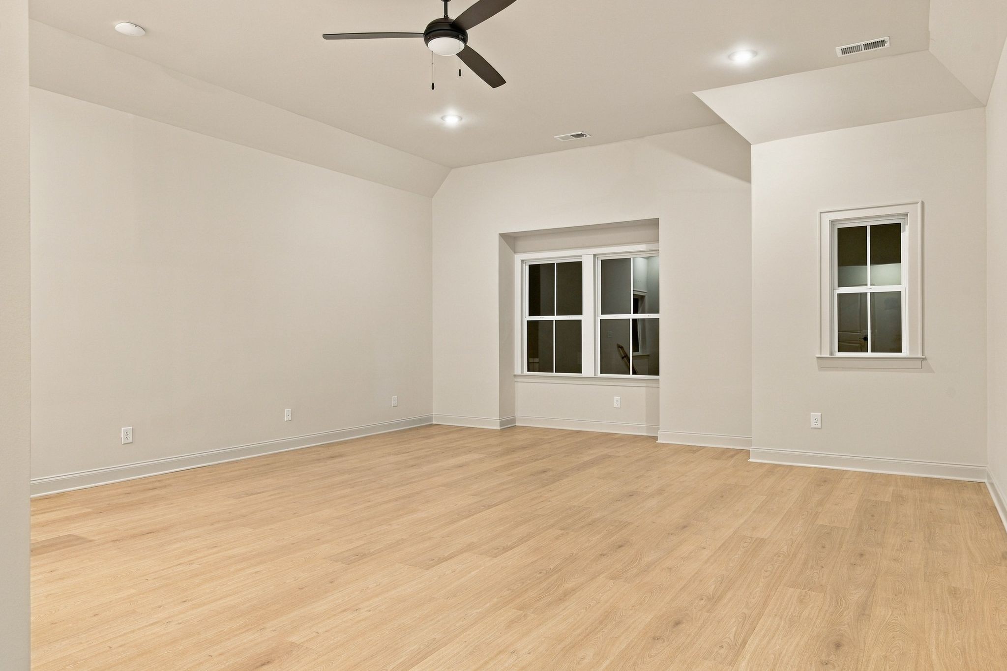 2409 Nolan Dr Property Photo 18