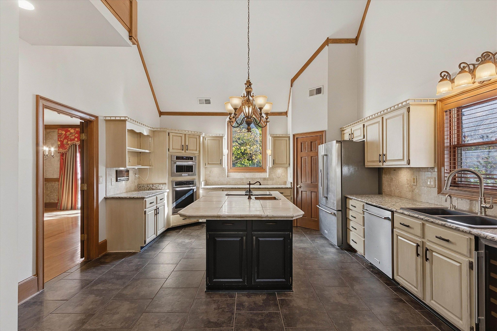 7813 Woodlark Cv Property Photo 11