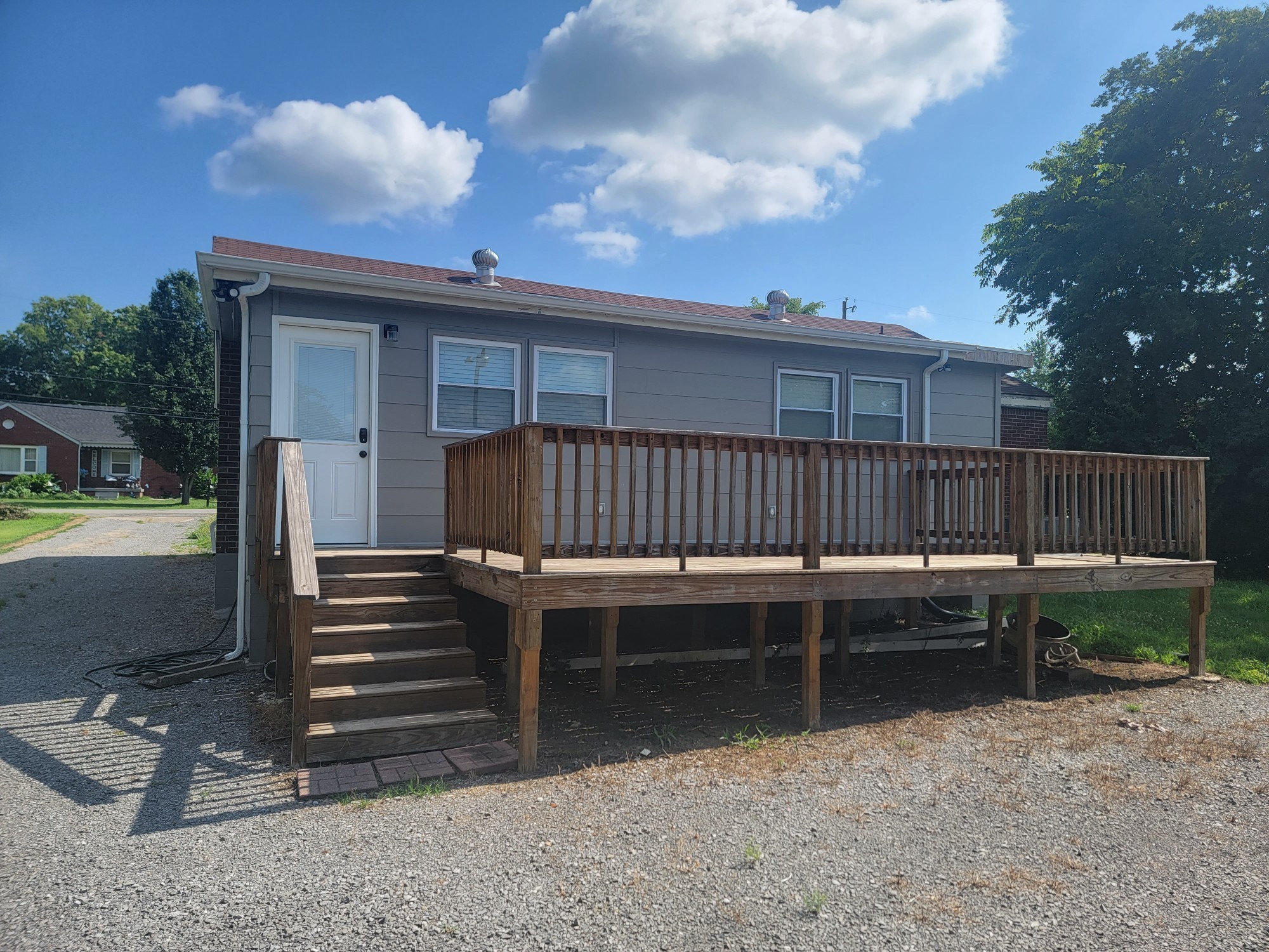 111 Campus Dr Property Photo 3