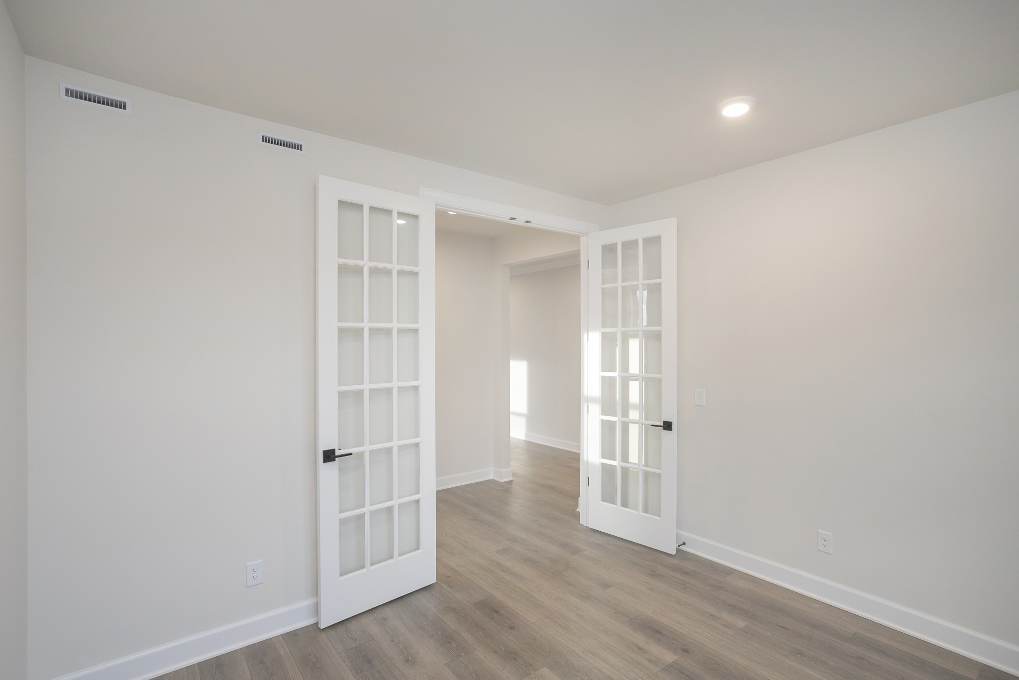 3294 Camden Court Property Photo 17