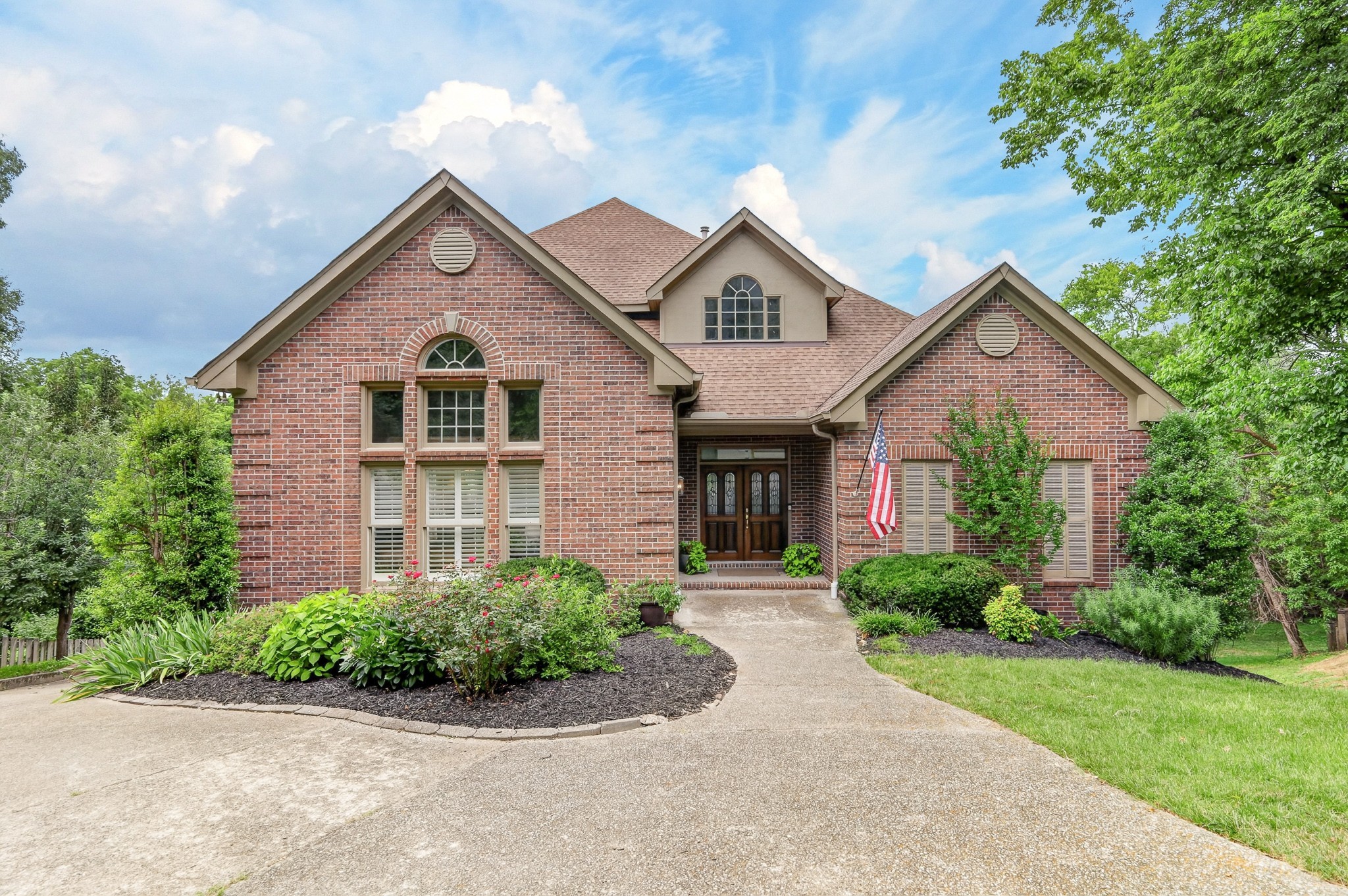 612 Eastcastle Ct Property Photo 1