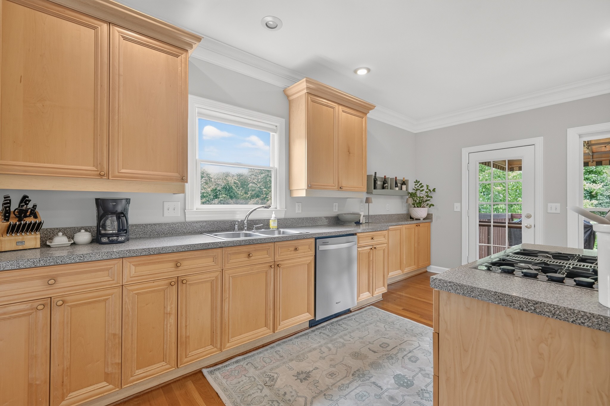 612 Eastcastle Ct Property Photo 14