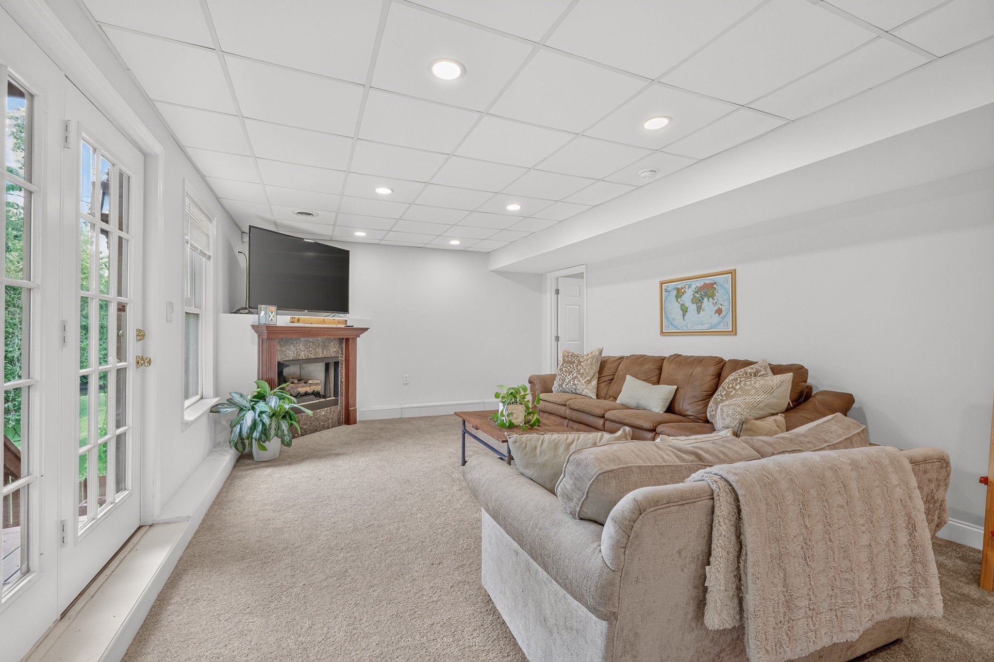 612 Eastcastle Ct Property Photo 40