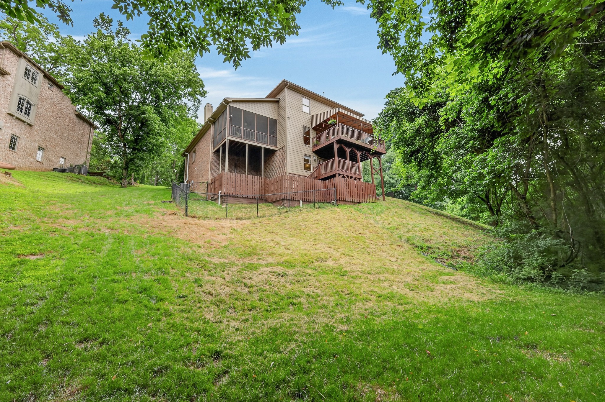 612 Eastcastle Ct Property Photo 46