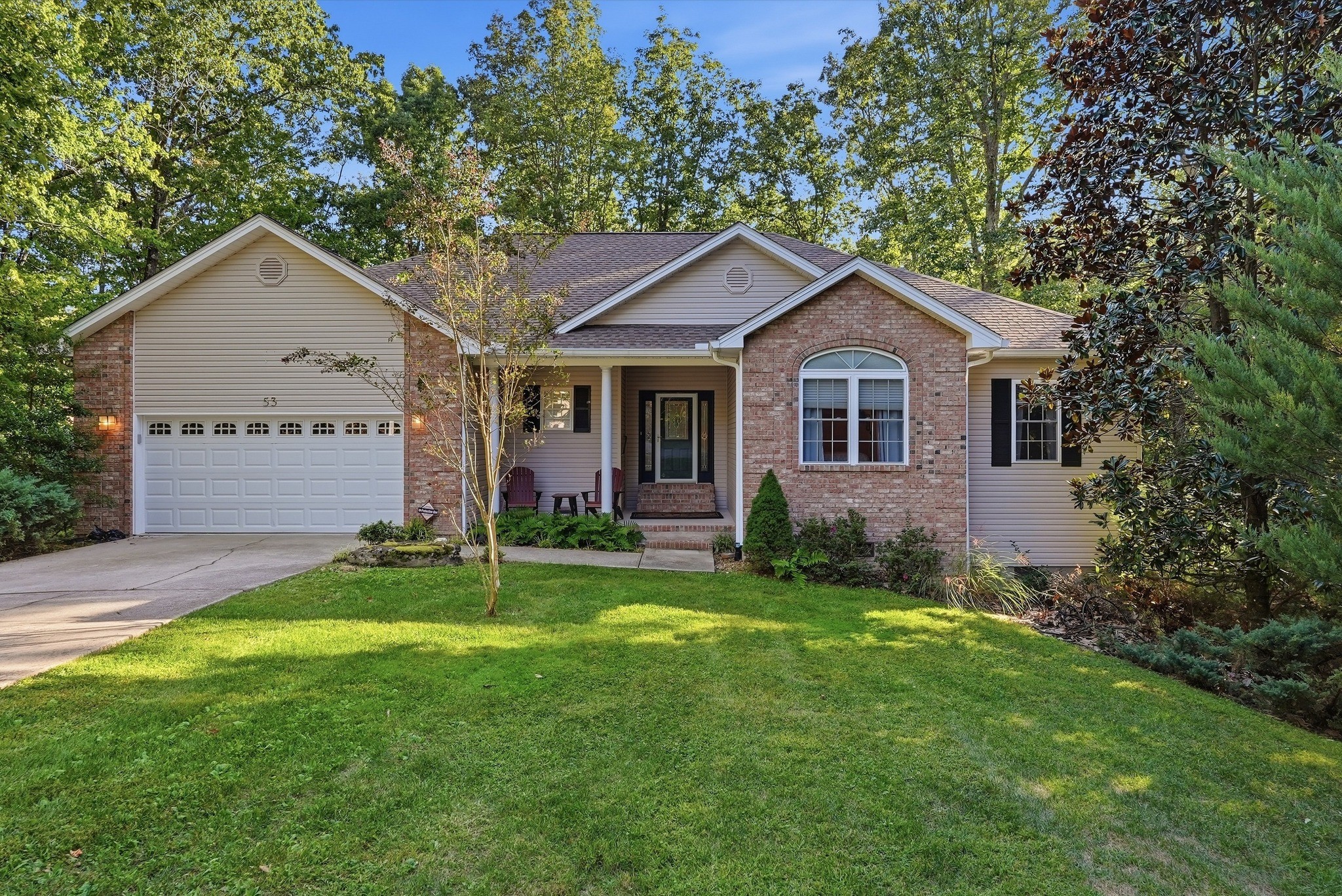 53 Bingham Ln Property Photo 1
