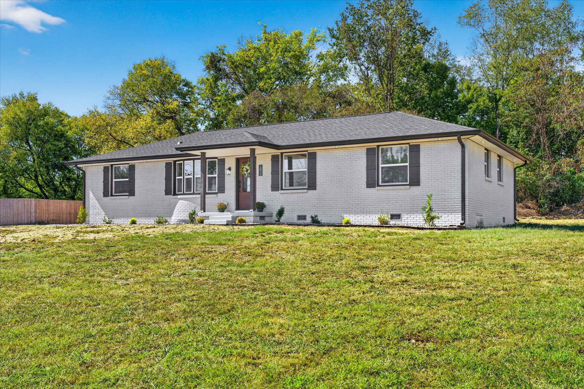 1870 Powell Rd Property Photo 3