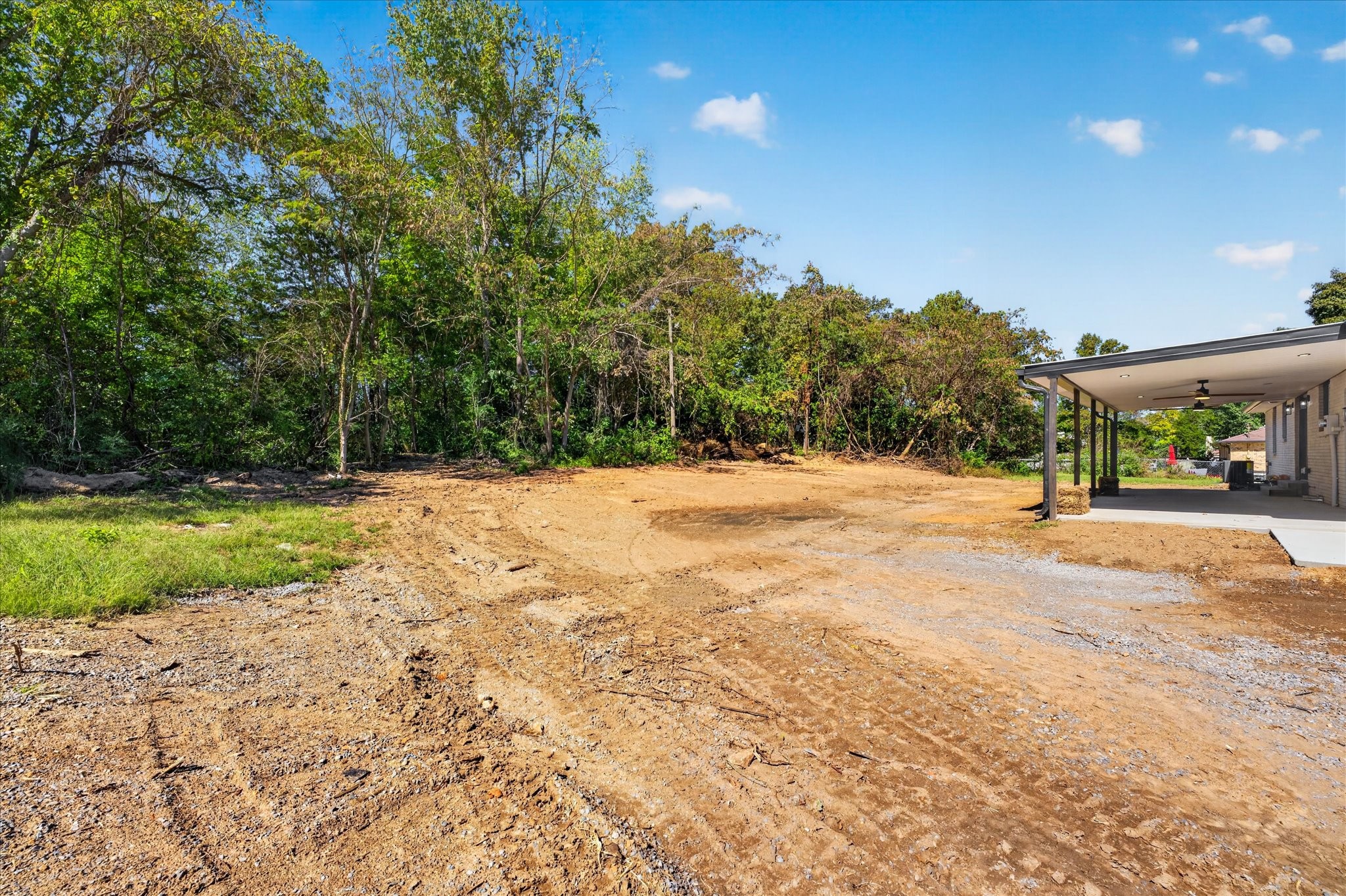 1870 Powell Rd Property Photo 36