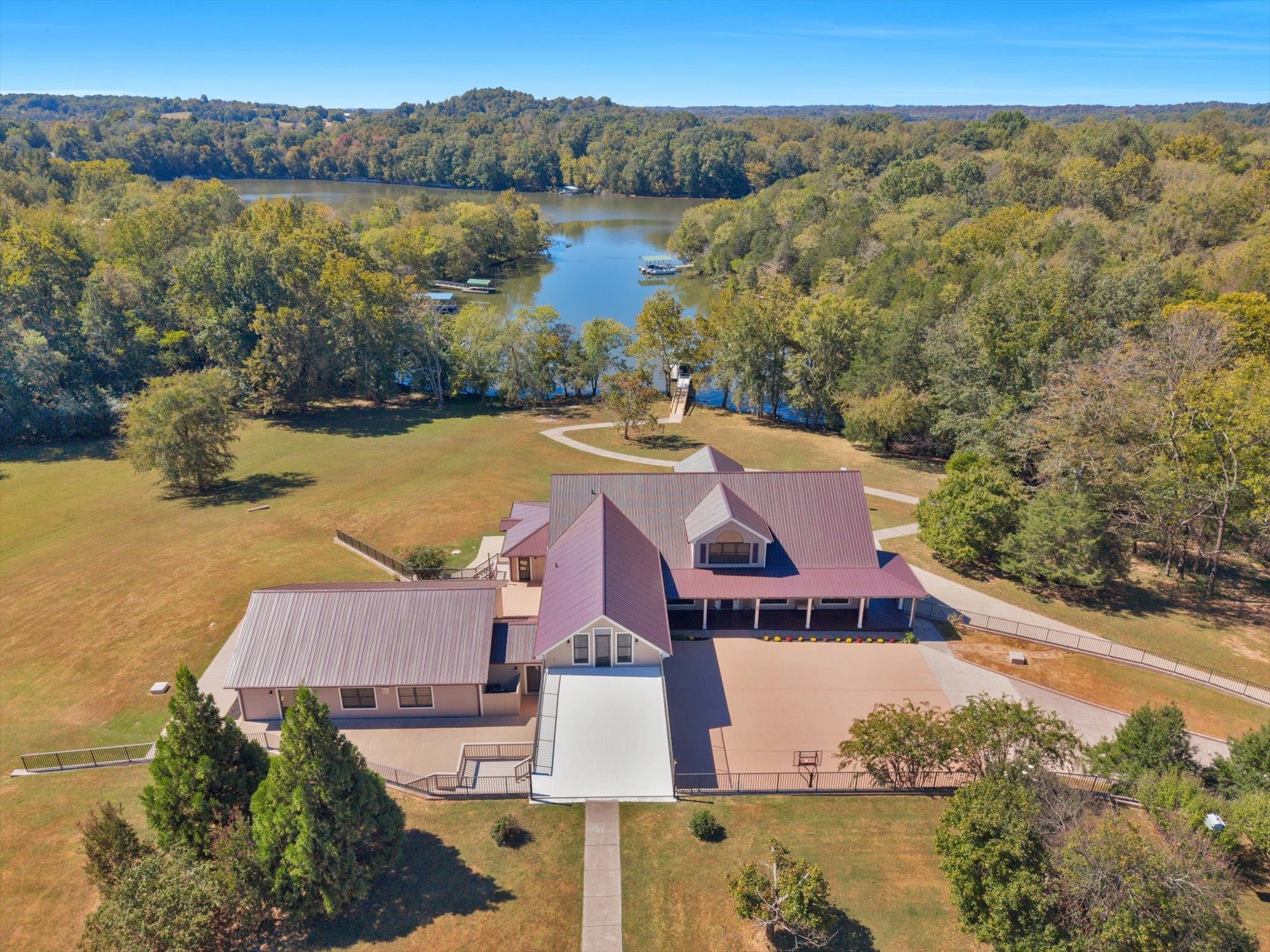 3522 Belotes Ferry Rd Property Photo 2