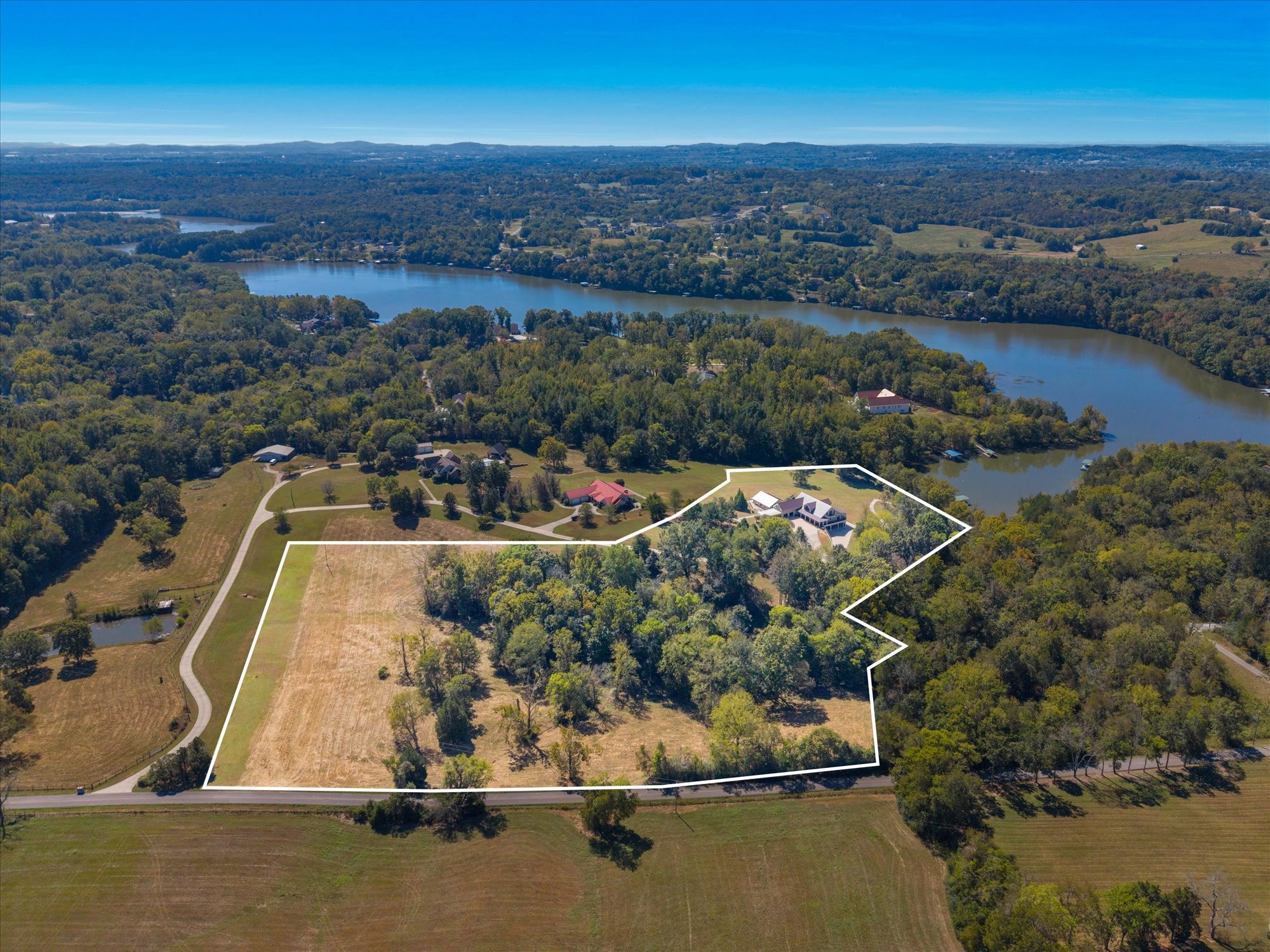 3522 Belotes Ferry Rd Property Photo 3