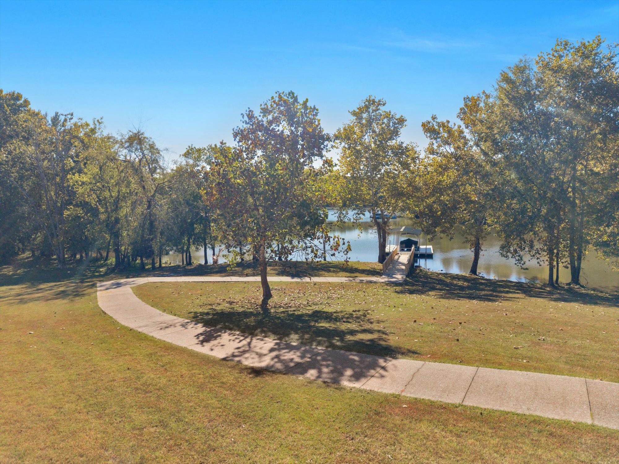3522 Belotes Ferry Rd Property Photo 5
