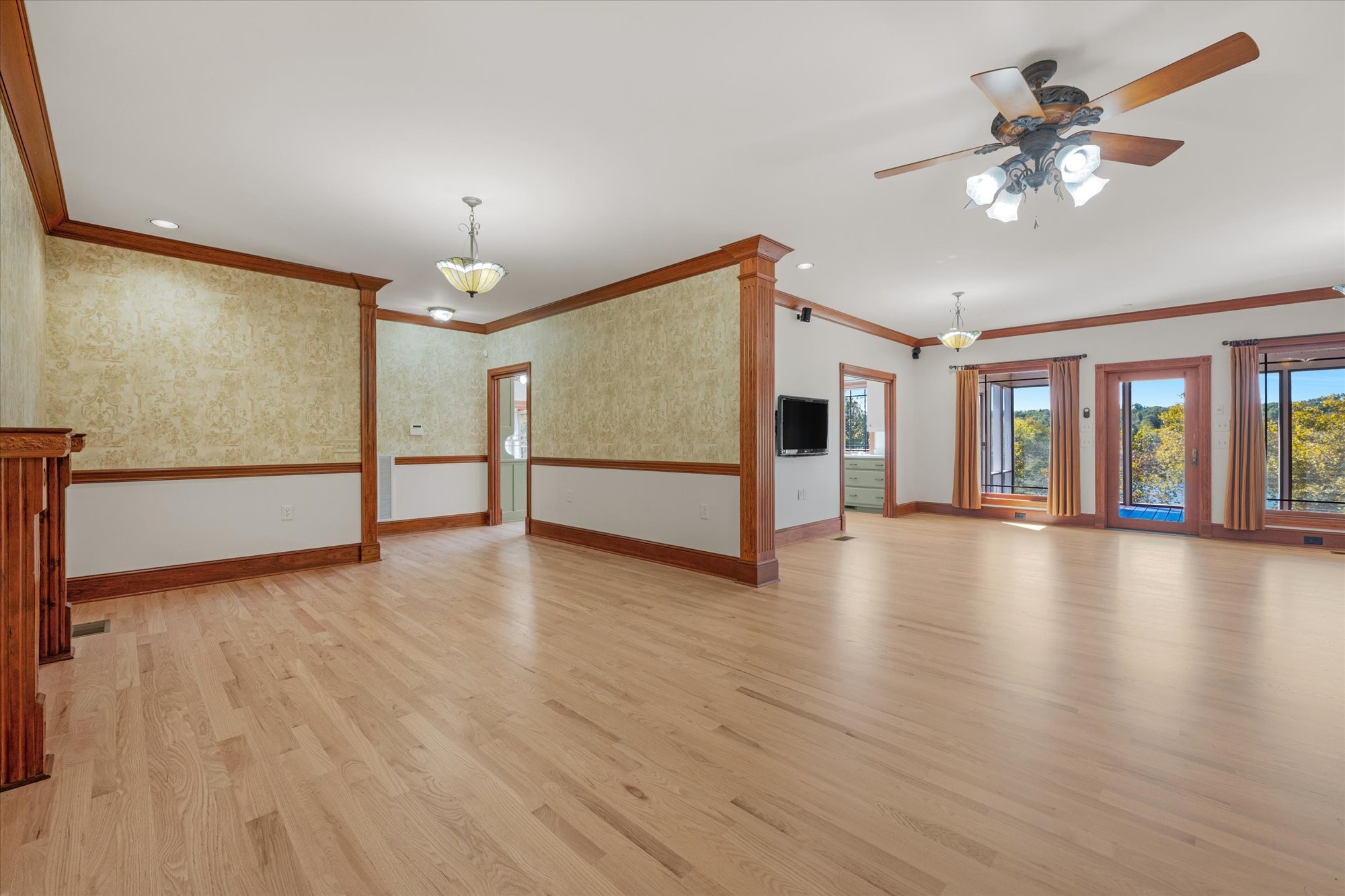 3522 Belotes Ferry Rd Property Photo 13
