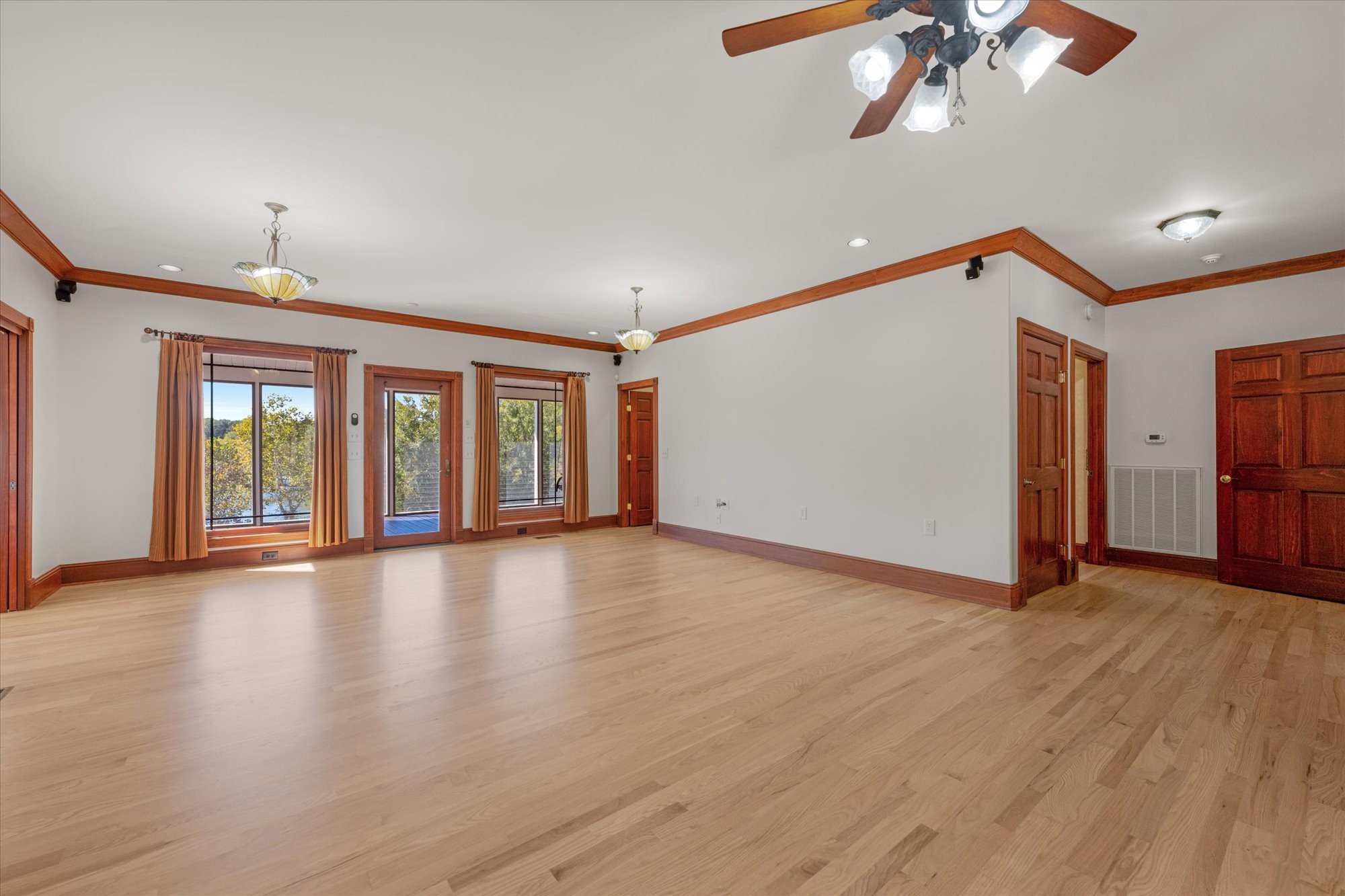 3522 Belotes Ferry Rd Property Photo 15