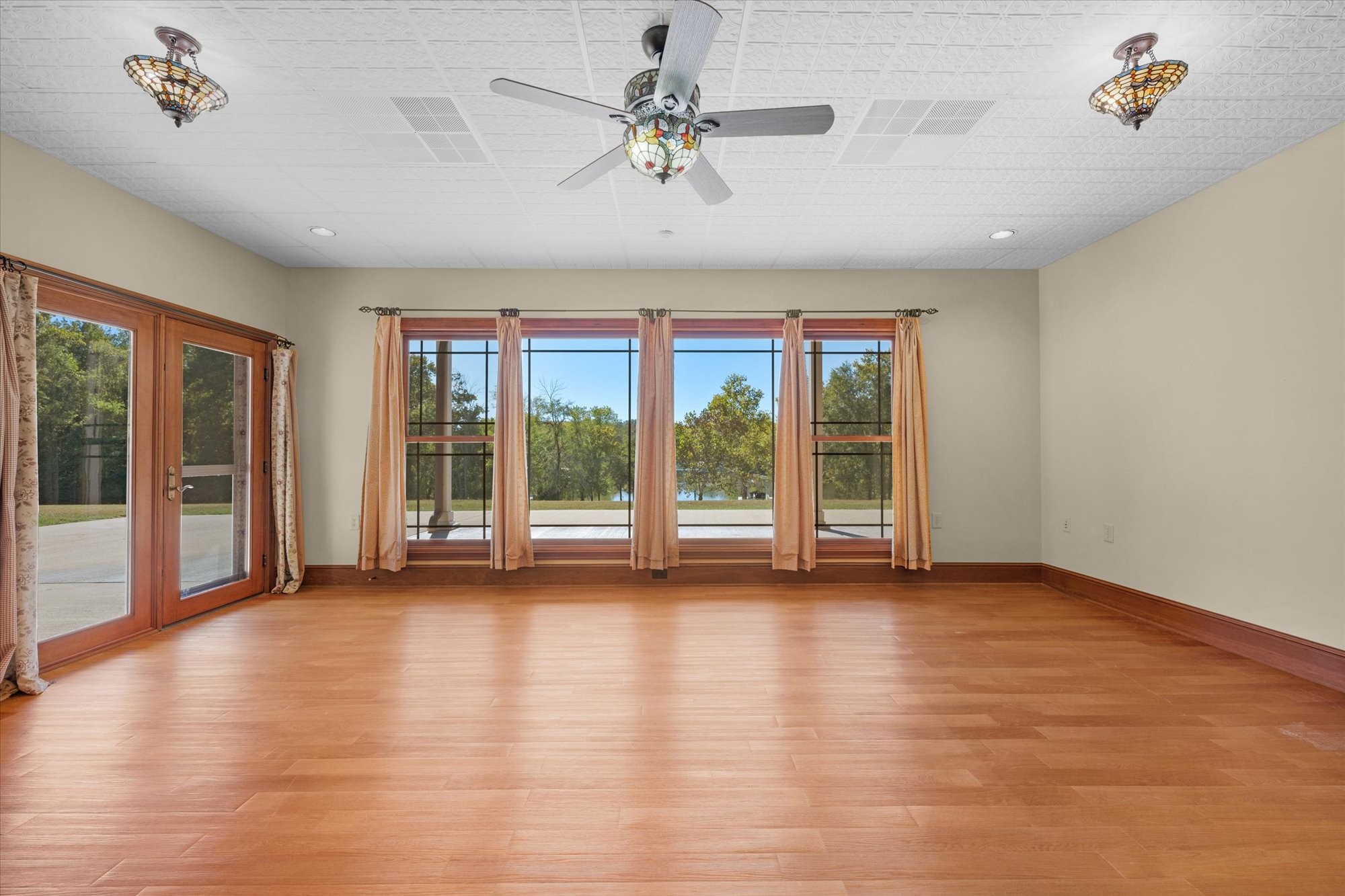 3522 Belotes Ferry Rd Property Photo 87