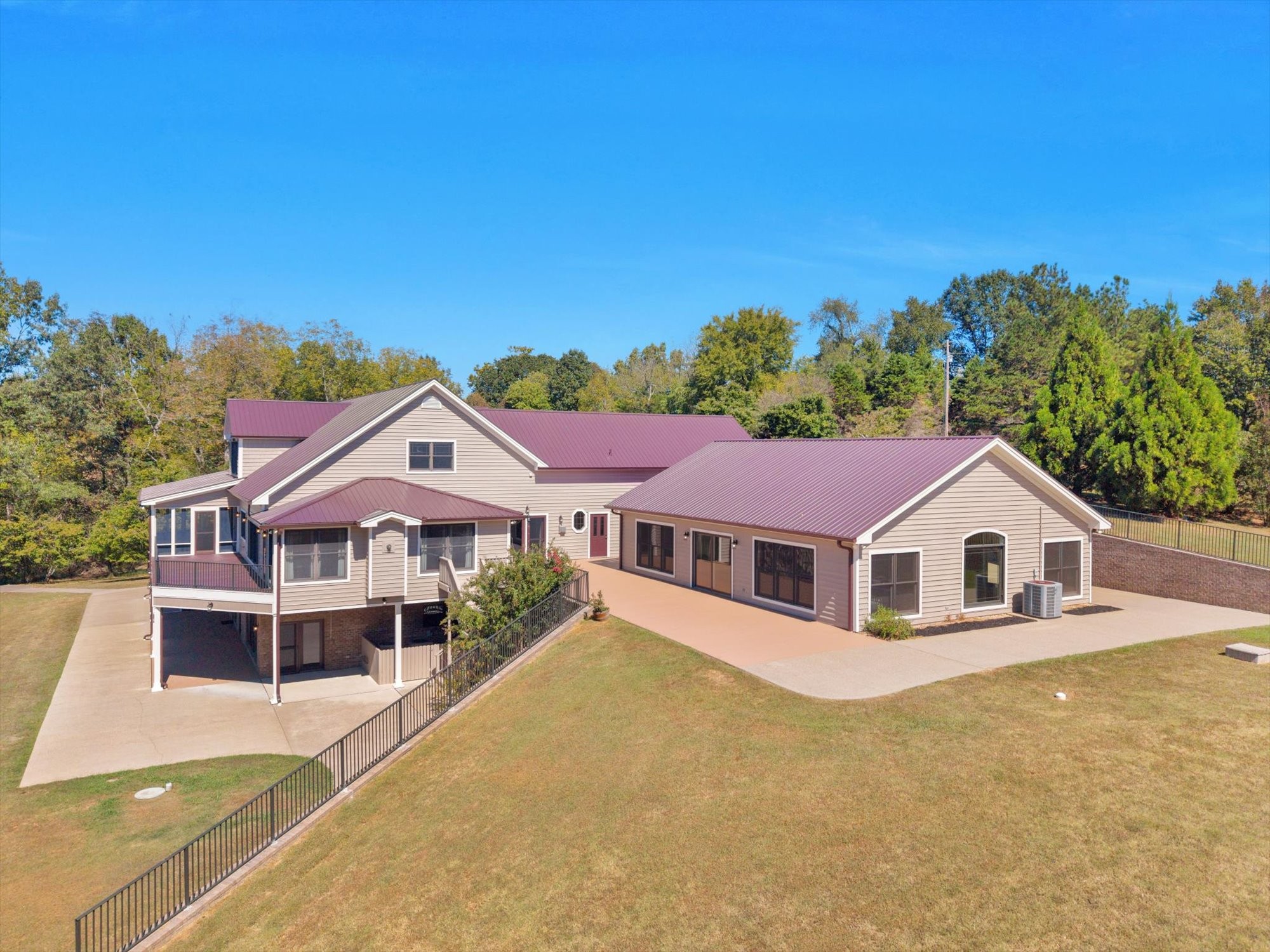 3522 Belotes Ferry Rd Property Photo 93