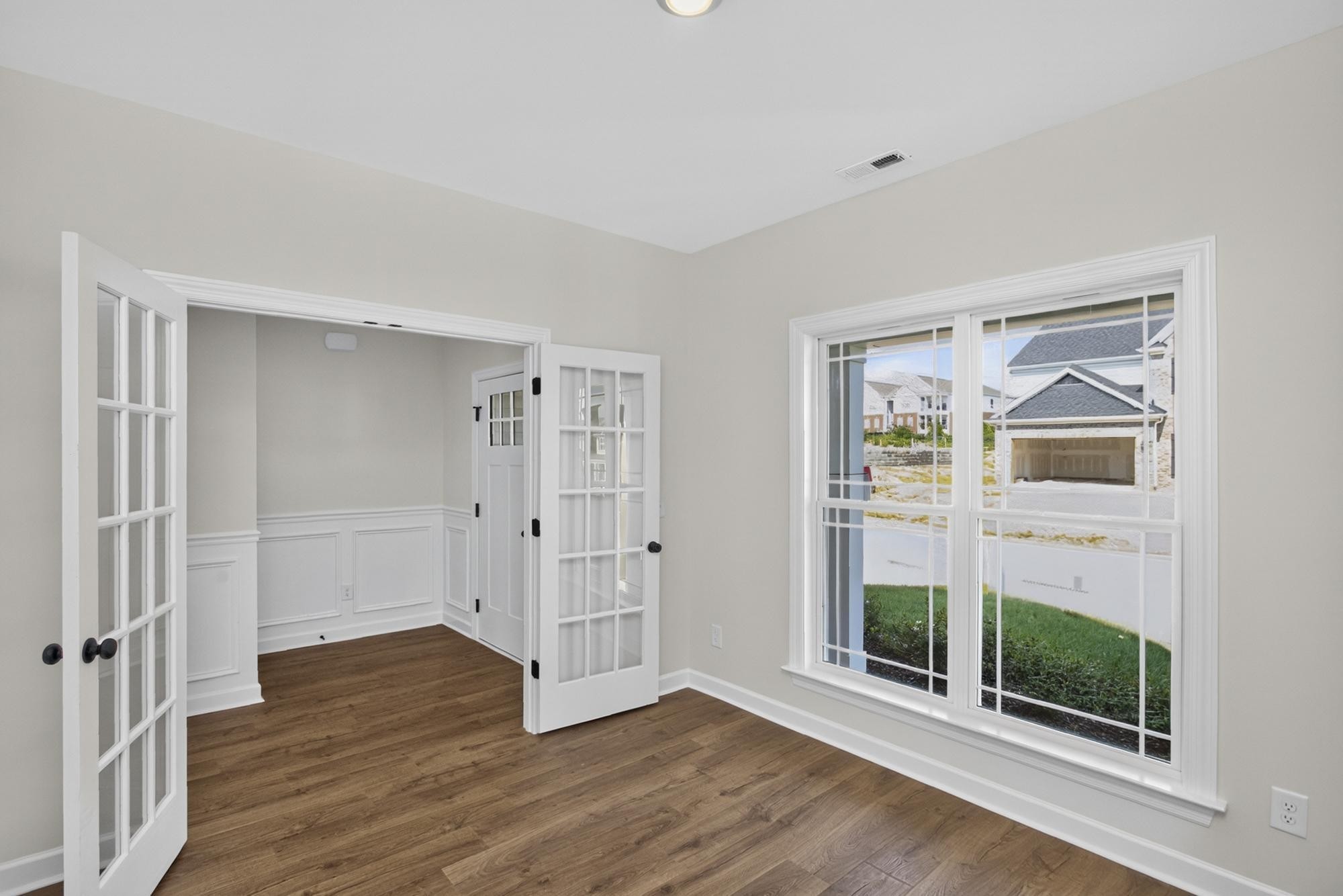 5016 Salient Dr Property Photo 5