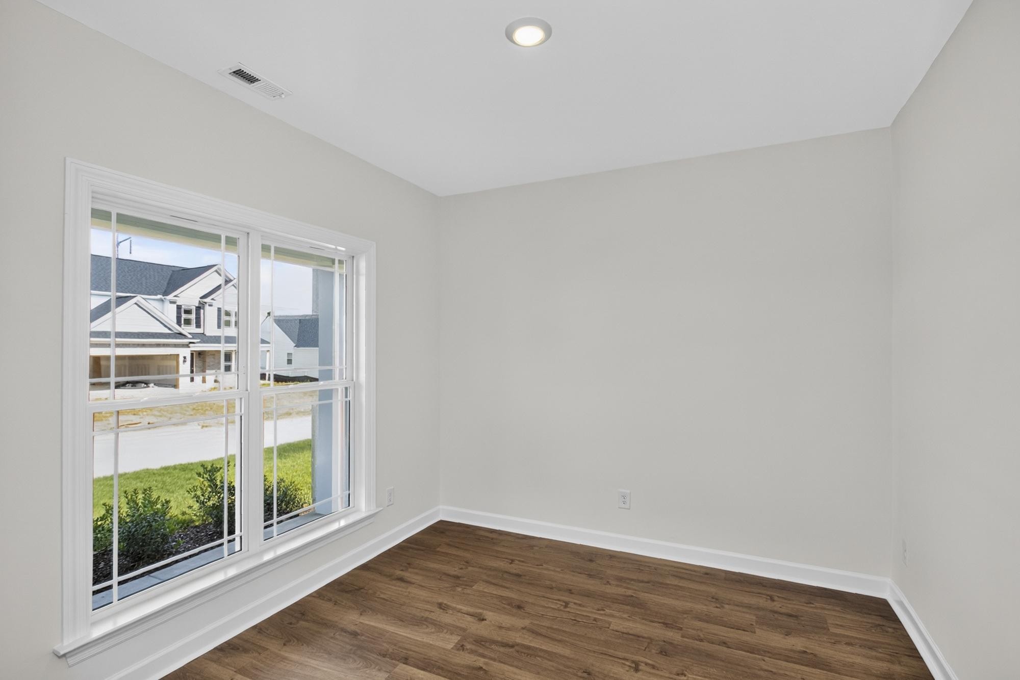 5016 Salient Dr Property Photo 7