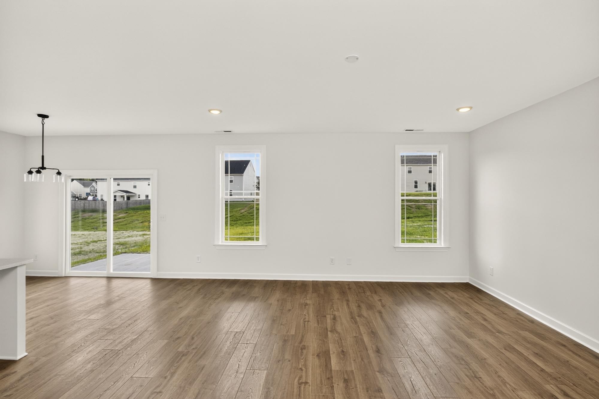 5016 Salient Dr Property Photo 10