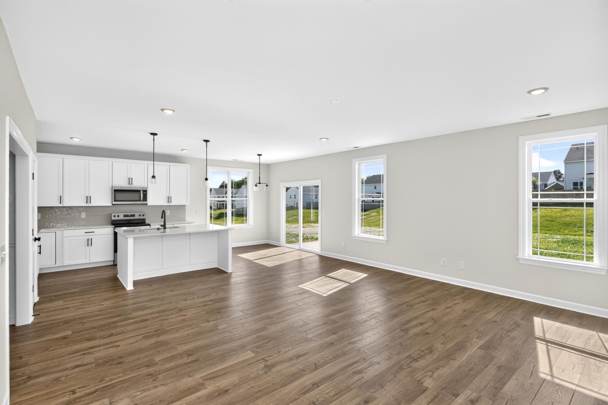 5016 Salient Dr Property Photo 11