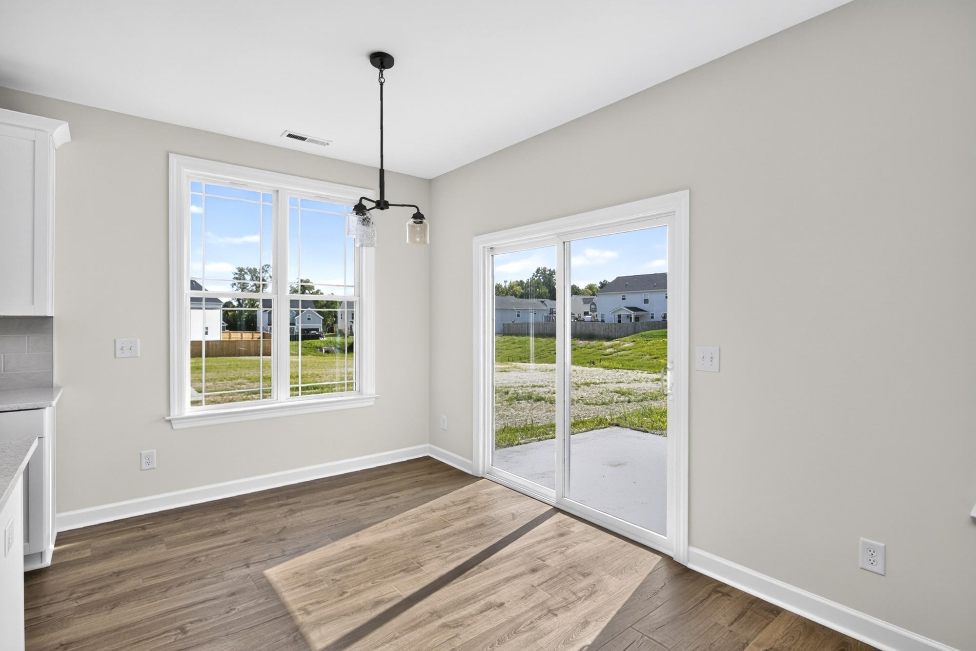 5016 Salient Dr Property Photo 18