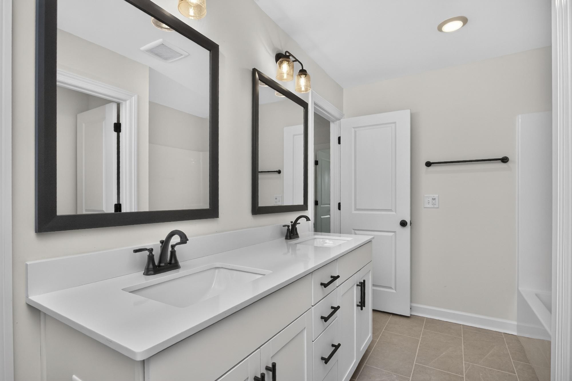 5016 Salient Dr Property Photo 42