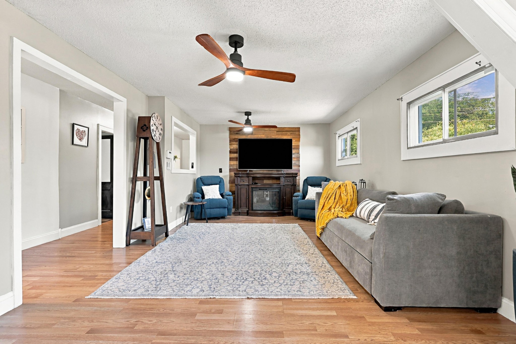 9590 Valley View Highway Property Photo 4