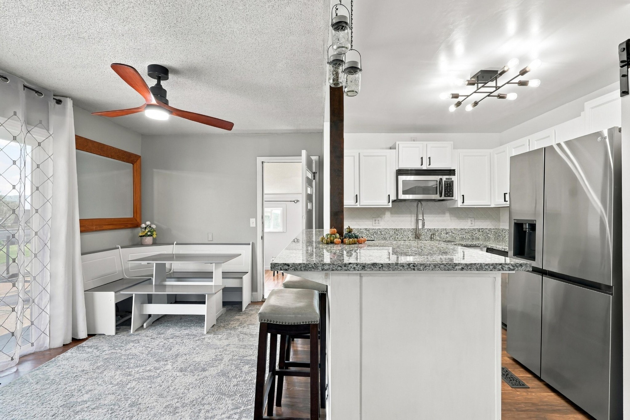 9590 Valley View Highway Property Photo 6