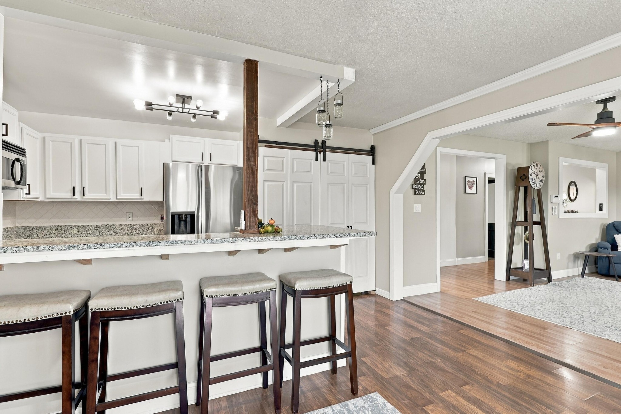 9590 Valley View Highway Property Photo 8