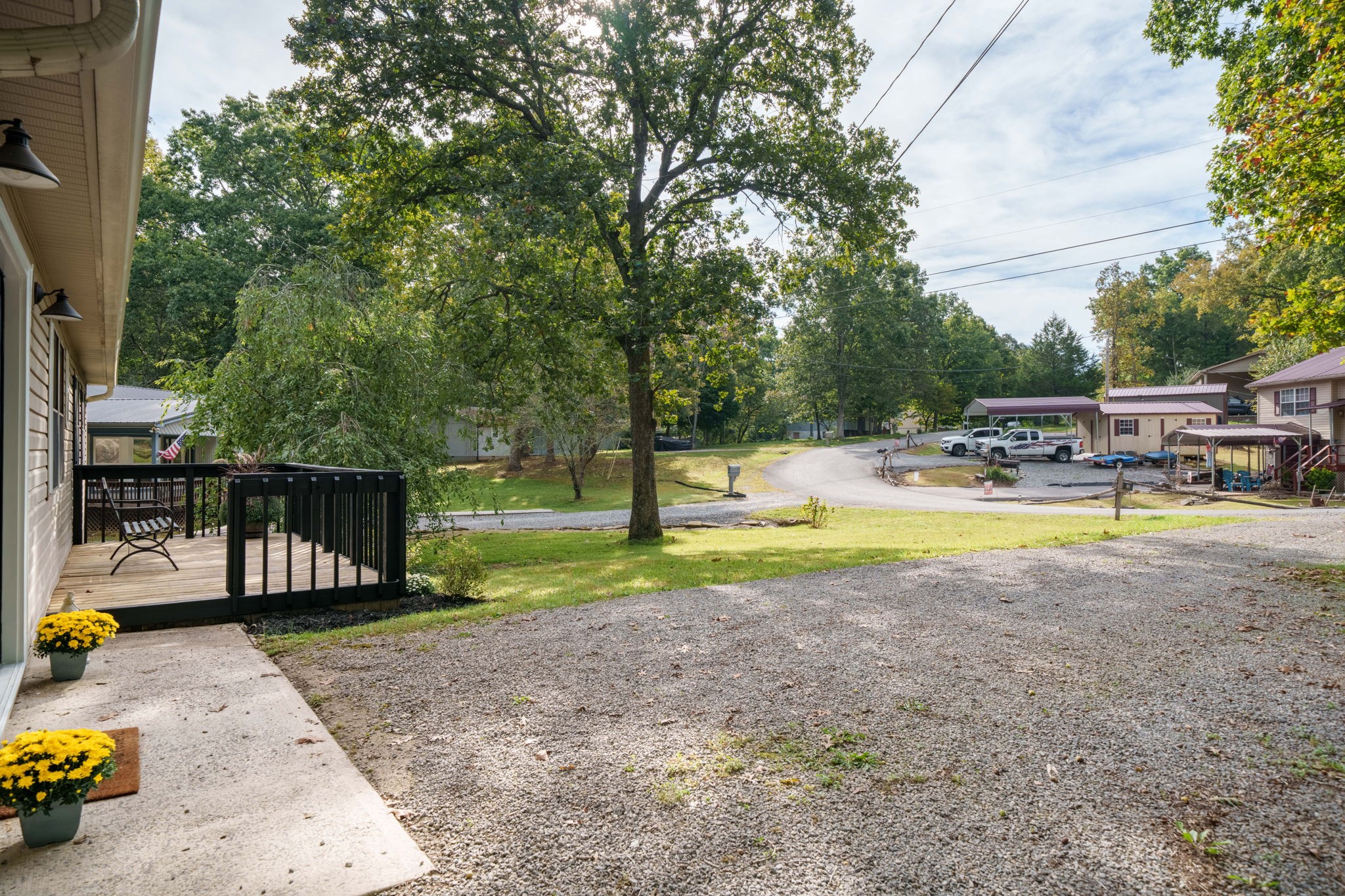 240 Birchwood Dr Property Photo 3