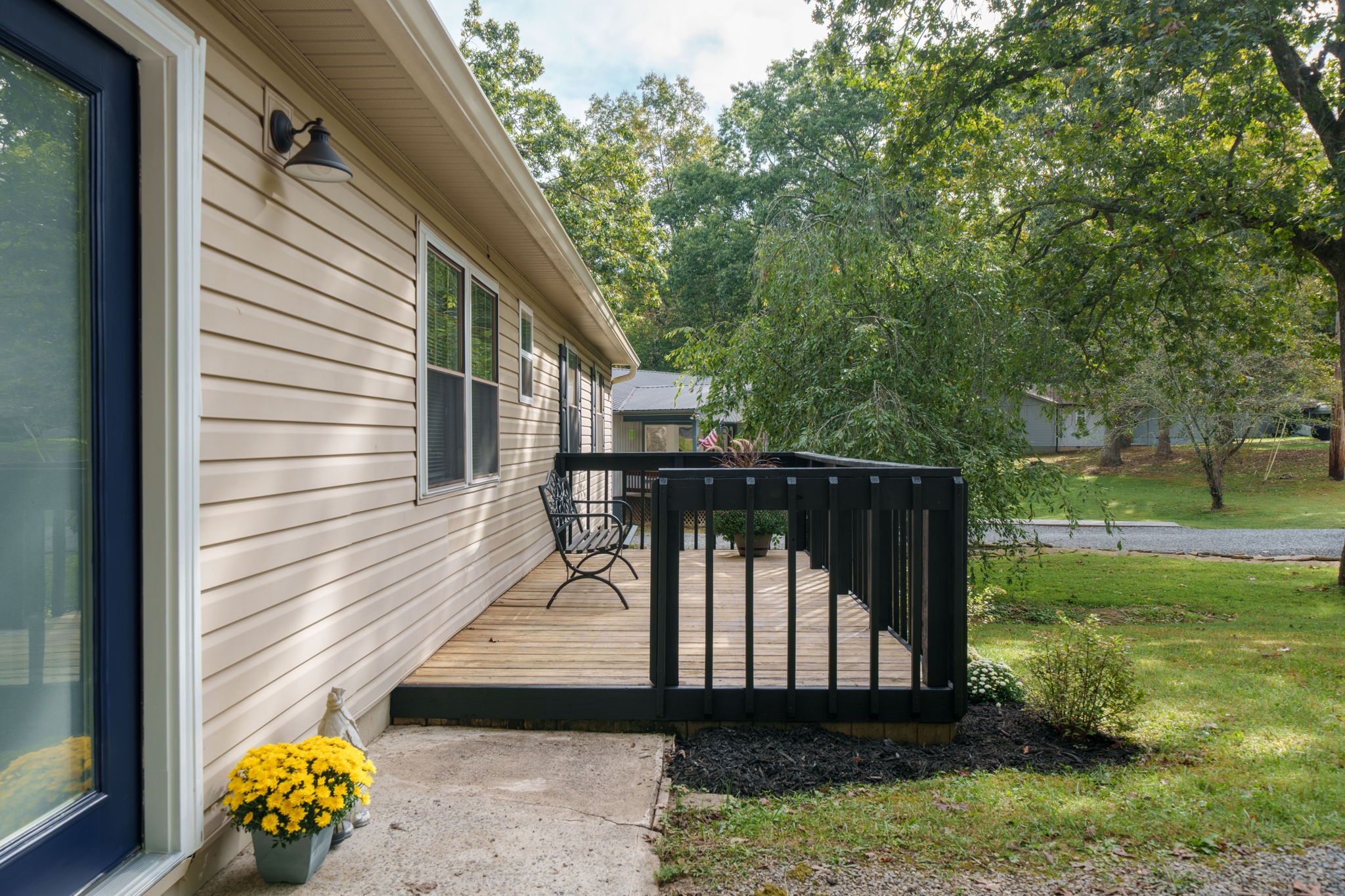 240 Birchwood Dr Property Photo 4