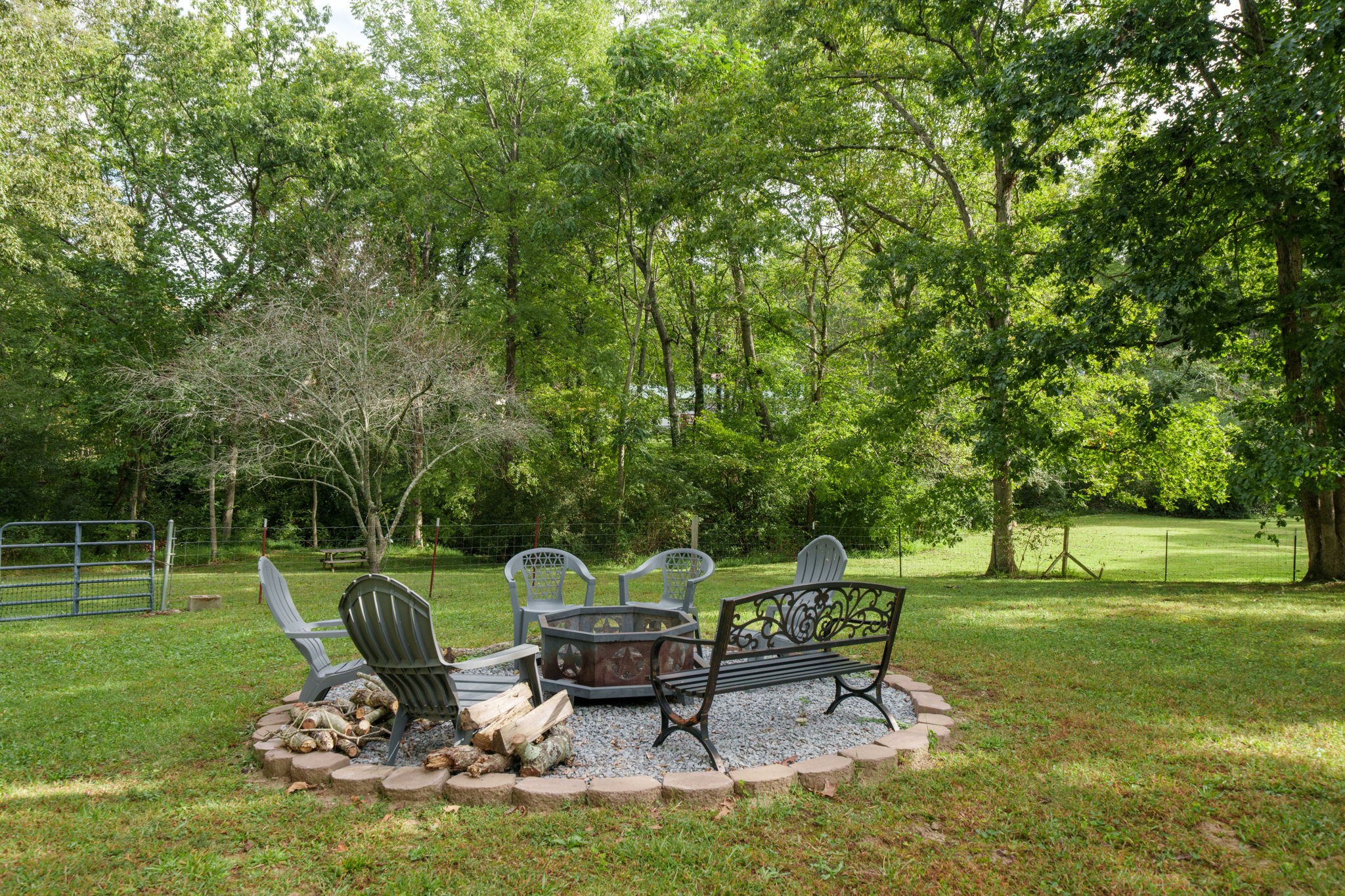 240 Birchwood Dr Property Photo 30