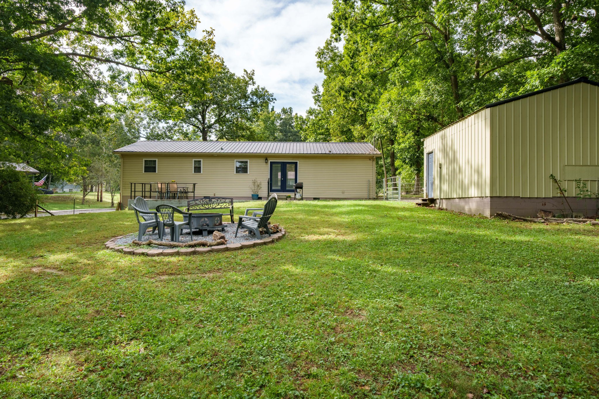 240 Birchwood Dr Property Photo 33