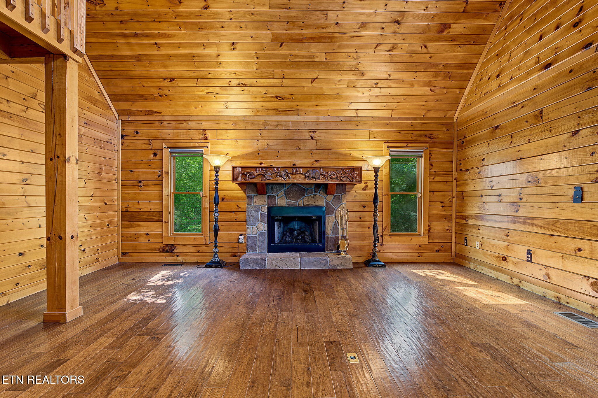 1023 Gordon Way Property Photo 7