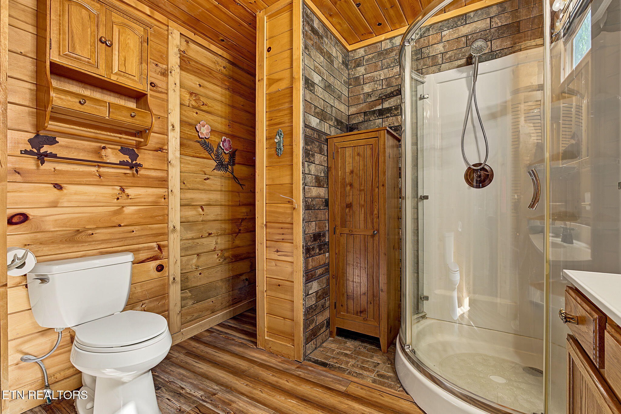 1023 Gordon Way Property Photo 15