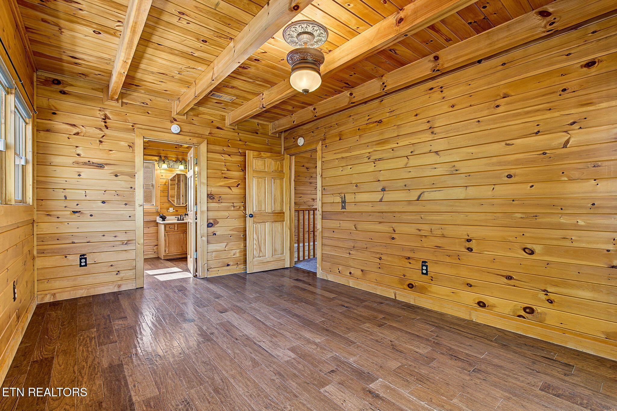 1023 Gordon Way Property Photo 20